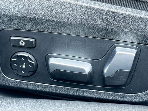 New 2026 BMW 840i Convertible image 24