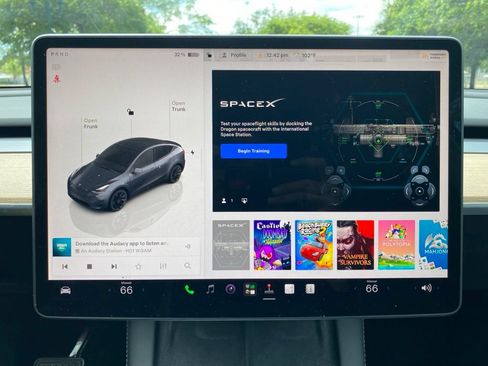 Used 2023 Tesla Model Y AWD image 29
