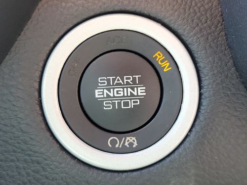 Used 2023 RAM 1500 Laramie AWD/4WD image 25