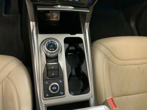 Used 2021 Ford Explorer Platinum w/ Equipment Group 601A AWD/4WD image 20