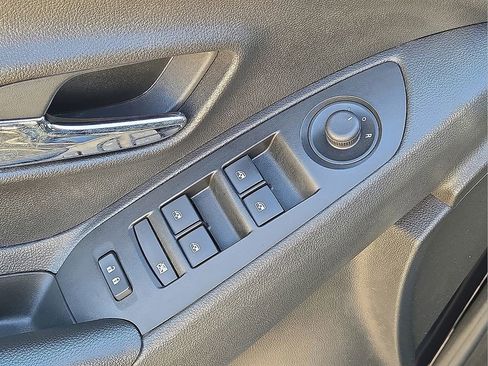 Used 2021 Chevrolet Trax LT w/ LT Convenience Package image 20