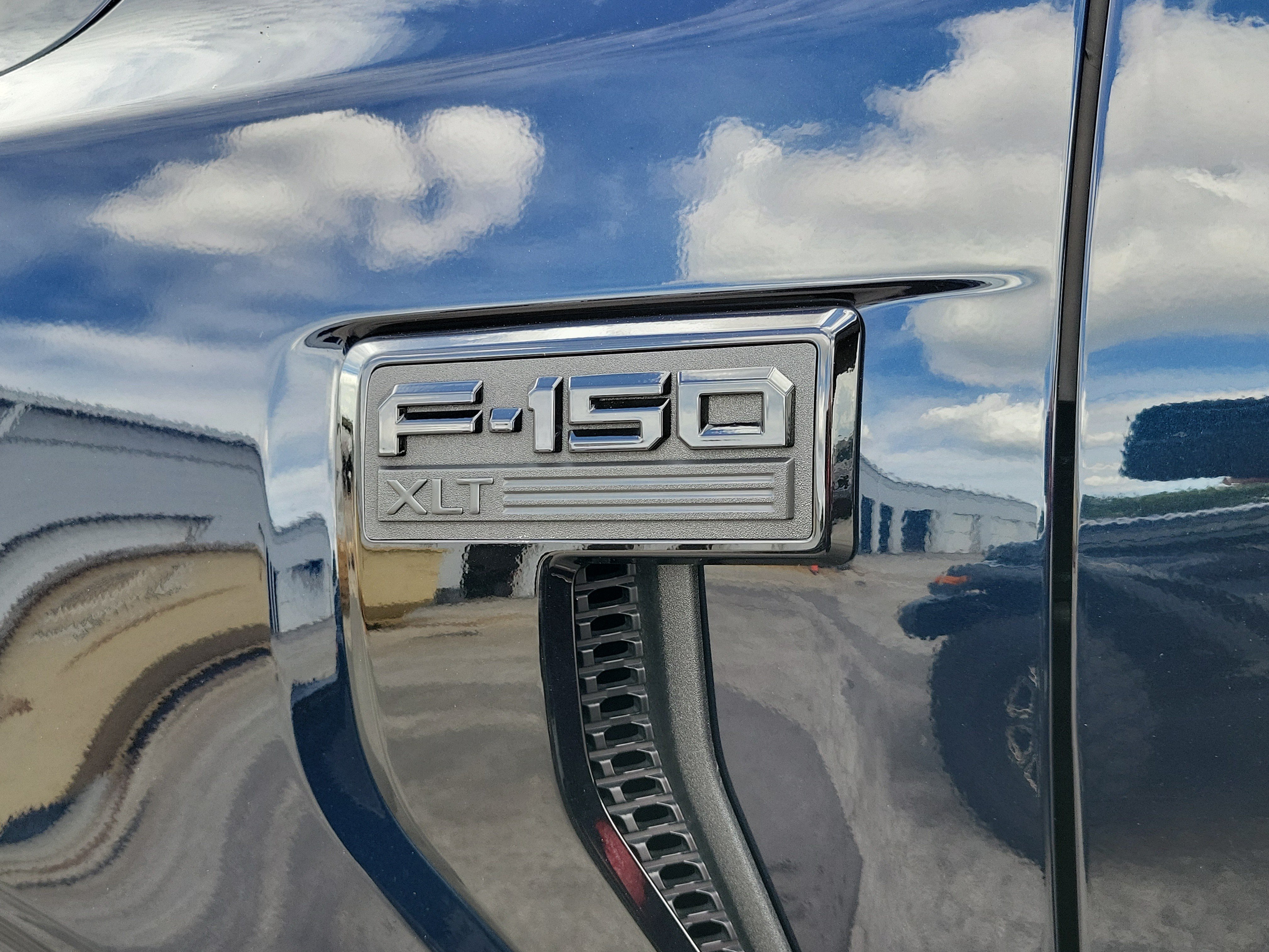 Used 2025 Ford F150 XLT w/ Equipment Group 302A MID AWD/4WD image 10