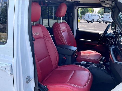 Used 2018 Jeep Wrangler Unlimited Sahara w/ LED Lighting Group AWD/4WD image 7