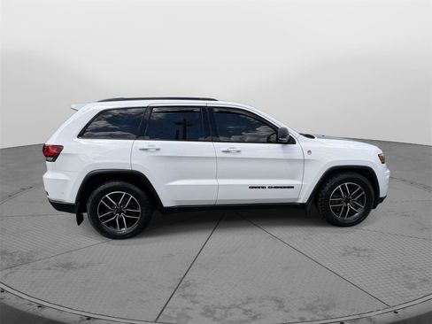 Used 2019 Jeep Grand Cherokee Trailhawk AWD/4WD image 9