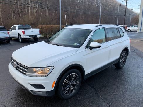 Used 2018 Volkswagen Tiguan SE w/ 18" Alloy Wheels Package image 9