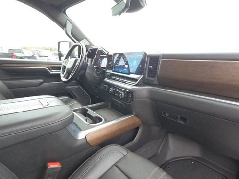 Used 2024 Chevrolet Silverado 3500 High Country w/ High Country Premium Package image 21