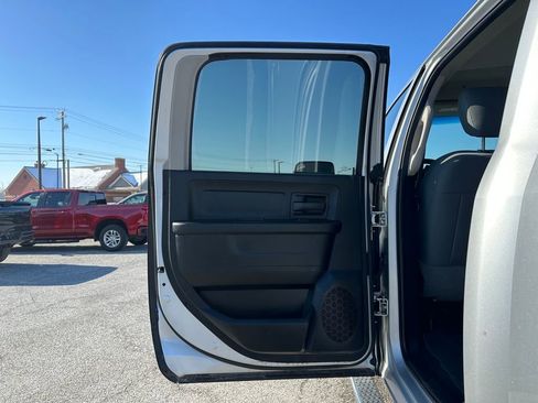 Used 2018 RAM 2500 Tradesman w/ Chrome Appearance Group image 9