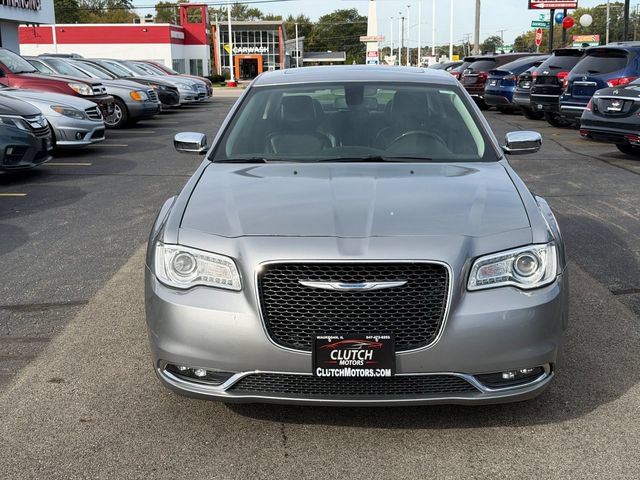 Used 2017 Chrysler 300 C RWD image 2