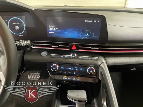 Used 2024 Hyundai Elantra SEL image 16