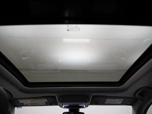 Used 2019 Chevrolet Equinox Premier image 27