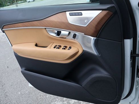 Used 2017 Volvo XC90 T8 Inscription w/ Luxury Package AWD/4WD image 36