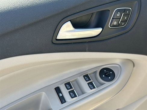 Used 2017 Ford Escape Titanium image 15