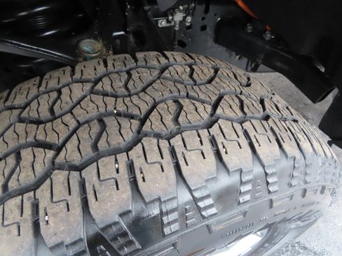 Used 2023 Ford F150 Lariat image 12