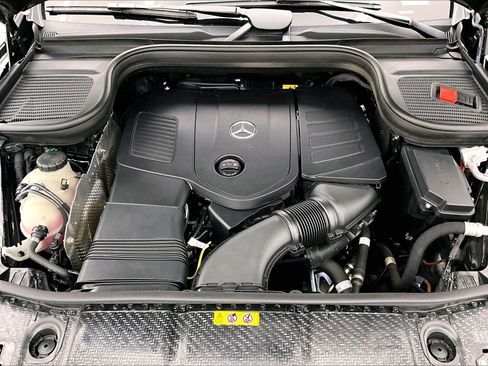 Certified 2024 Mercedes-Benz GLE 450e 4MATIC image 9
