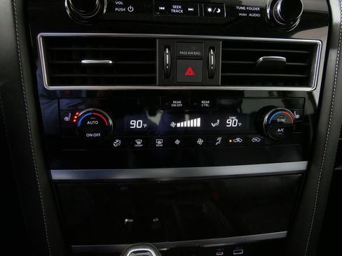 Used 2024 INFINITI QX80 Luxe AWD/4WD image 33