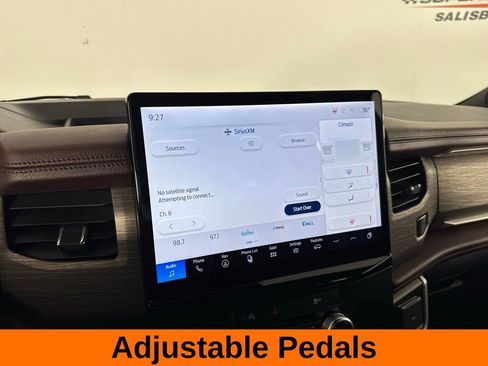 Used 2024 Ford Expedition Limited image 13