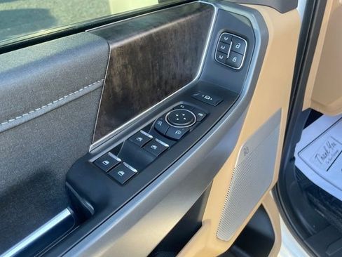 Used 2024 Ford F350 Lariat w/ Lariat Ultimate Package image 11