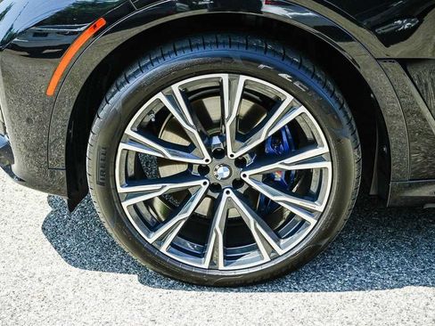 Used 2022 BMW X7 M50i w/ Dynamic Handling Package AWD/4WD image 9