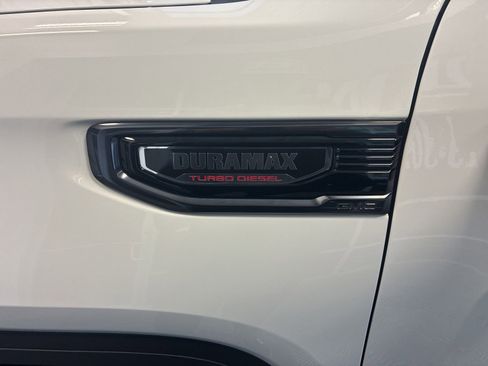 Used 2024 GMC Sierra 1500 AT4 w/ Technology Package AWD/4WD image 8