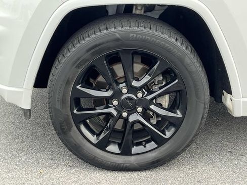 Used 2022 Jeep Grand Cherokee Laredo X AWD/4WD image 11