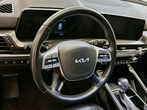 Used 2025 Kia Telluride S AWD/4WD image 18