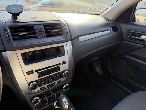 Used 2011 Ford Fusion SE image 16