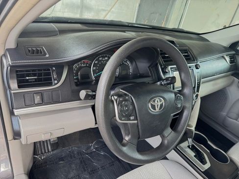 Used 2013 Toyota Camry LE FWD image 15