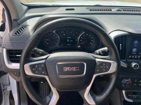Used 2024 GMC Terrain SLT FWD image 23