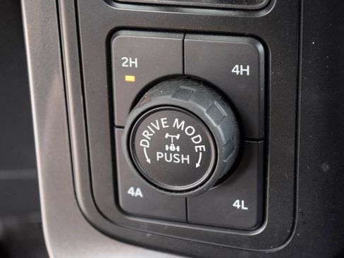 Used 2023 Ford F150 Lariat AWD/4WD image 12