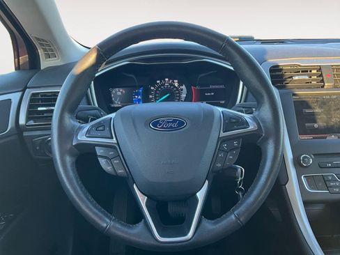 Used 2016 Ford Fusion SE w/ Equipment Group 202A image 14