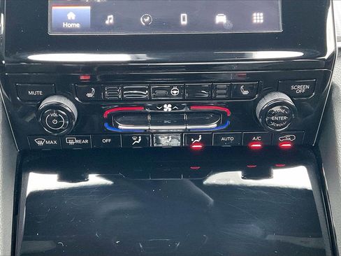 Certified 2023 Jeep Grand Cherokee Altitude image 19