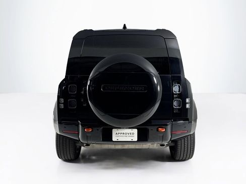 Used 2024 Land Rover Defender 110 X image 4