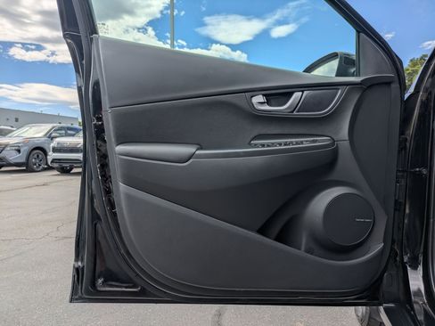 Used 2023 Hyundai Kona Limited FWD image 14