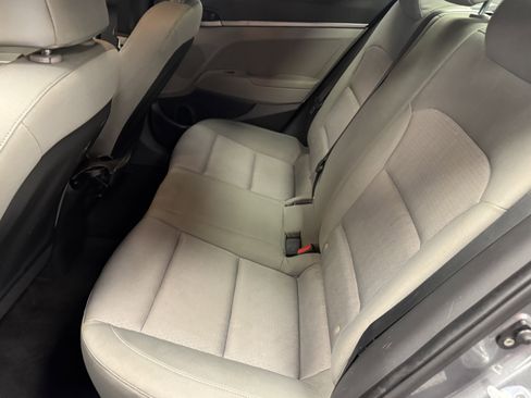 Used 2017 Hyundai Elantra SE image 11