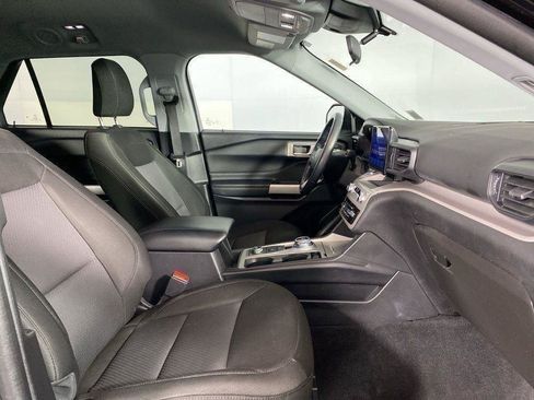Used 2023 Ford Explorer XLT AWD/4WD image 54
