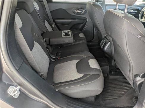 Used 2014 Jeep Cherokee Latitude AWD/4WD image 19