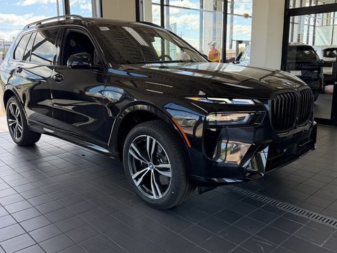 New 2026 BMW X7 xDrive40i w/ M Sport Package AWD/4WD image 1