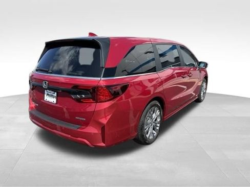 Used 2025 Honda Odyssey Touring image 13