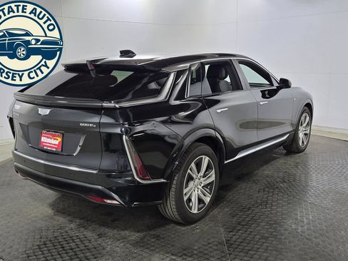 Used 2024 Cadillac Lyriq Tech AWD/4WD image 7