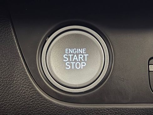 Used 2024 Hyundai Elantra SEL image 23