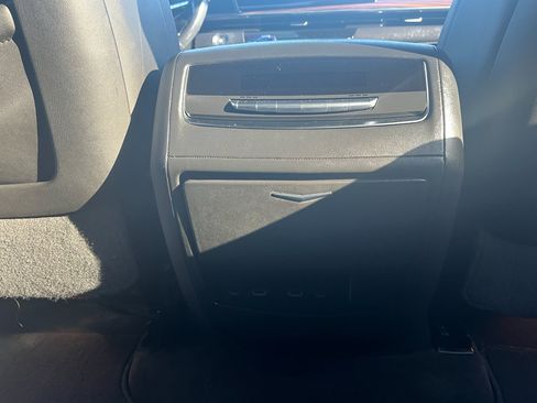 Used 2022 Cadillac Escalade Premium Luxury w/ LPO, Radiant Package image 36