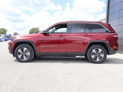 Used 2022 Jeep Grand Cherokee Limited 4xe w/ Luxury Tech Group II AWD/4WD image 2
