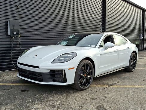 New 2026 Porsche Panamera 4 image 1