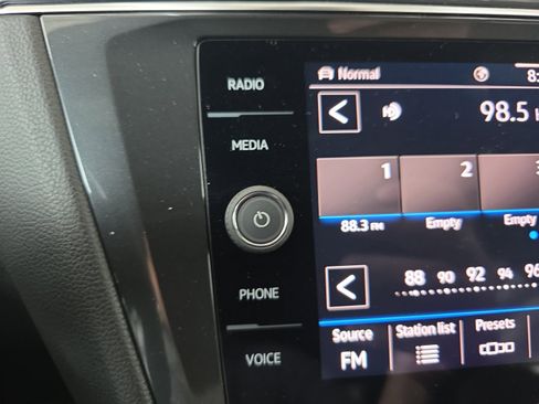 Used 2022 Volkswagen Tiguan SEL R-Line AWD/4WD image 15