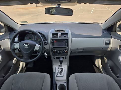 Used 2013 Toyota Corolla LE FWD image 13