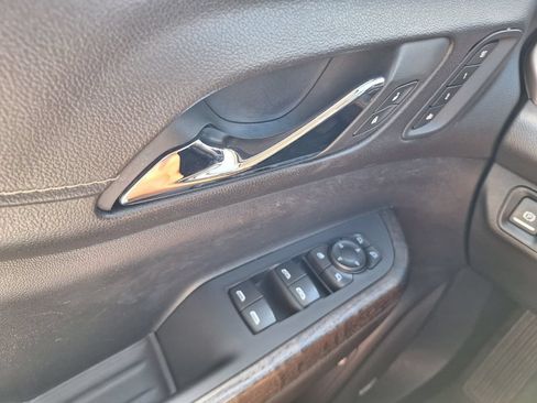 Used 2023 GMC Acadia Denali FWD image 22