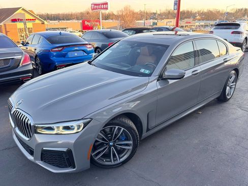 Used 2020 BMW 750i xDrive w/ Autobahn Package image 2
