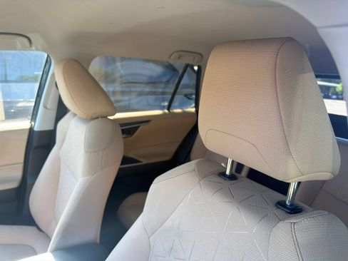 Certified 2021 Toyota RAV4 XLE AWD/4WD image 7