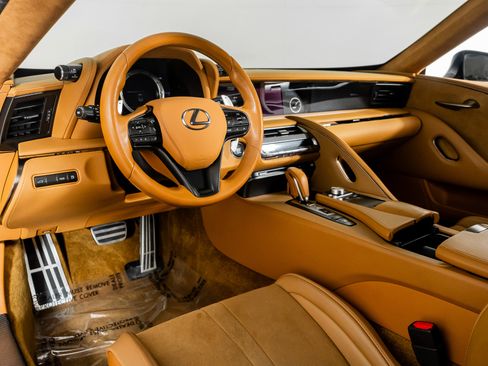 Used 2018 Lexus LC 500 Coupe image 2