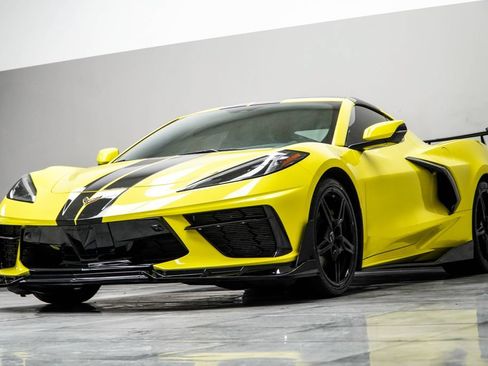 Used 2020 Chevrolet Corvette Stingray Preferred Cpe w/ 2LT Preferred Equipment Group RWD image 9